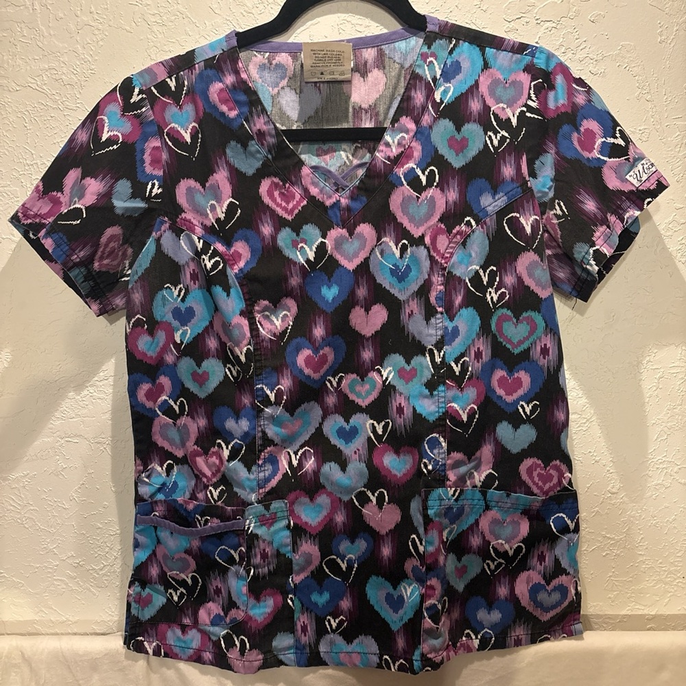 Smart Scrubs Multicolor Patterned Top